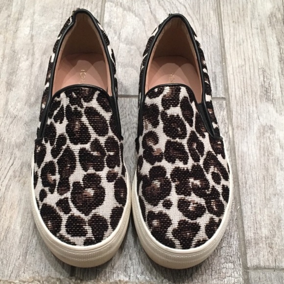 Topshop Shoes - 🐆Leopard slipons🐆